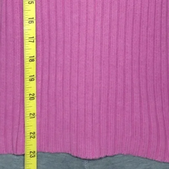 Women's Mock-Neck Cable-Knit Sleeveless Sweater - Picture 11 of 13